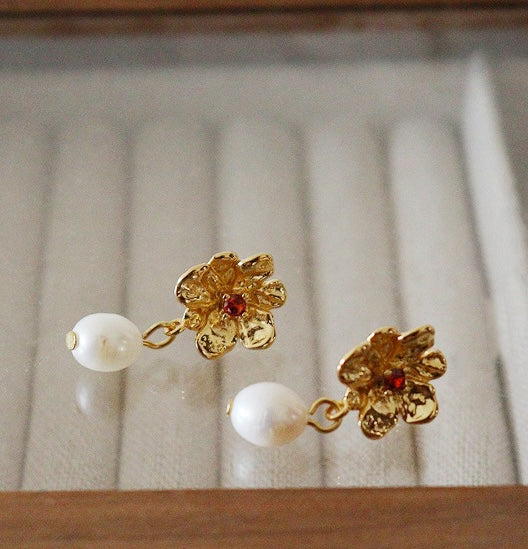 Golden Bloom Pearl Earrings