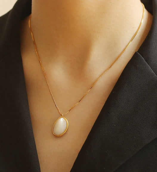 Luna Shell Pendant Necklace