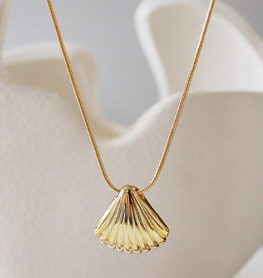 Golden Shell Necklace