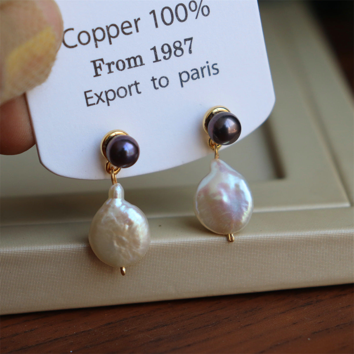Courtly Noir Pearl Earrings